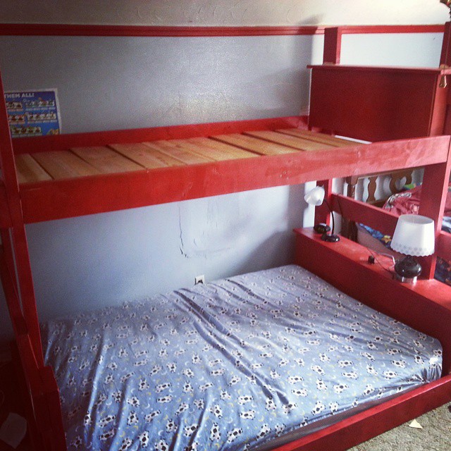 How to organize a large family in a small house. Bunk beds!