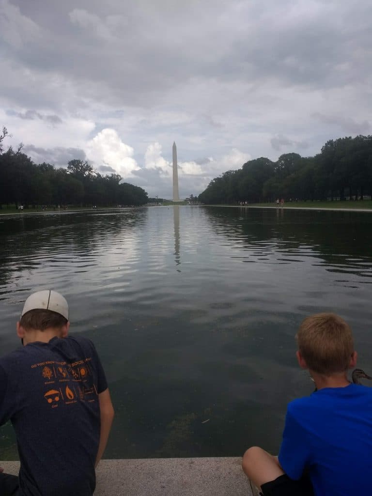 Tips for visiting the monuments while in Washington DC. Go at night!